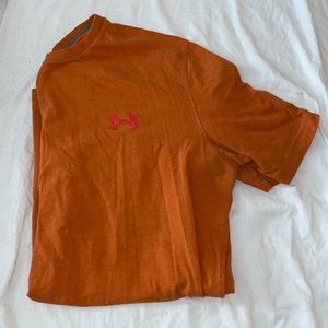 Men’s underarmour shirt